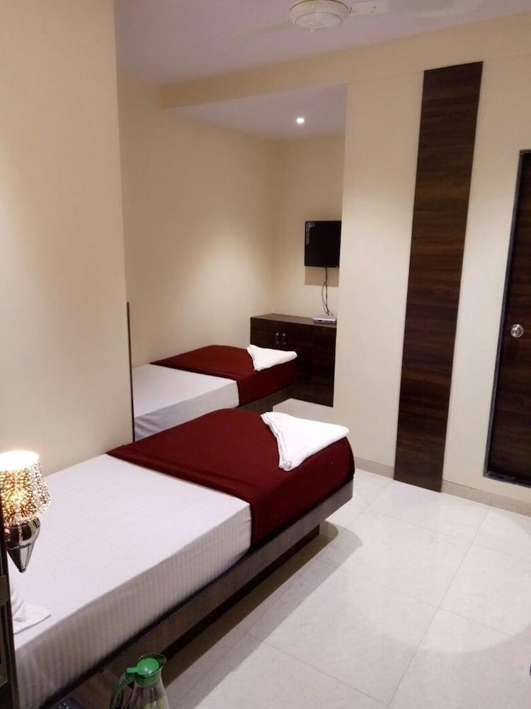 Oyo 76486 Silver Moon Mumbai Ngoại thất bức ảnh